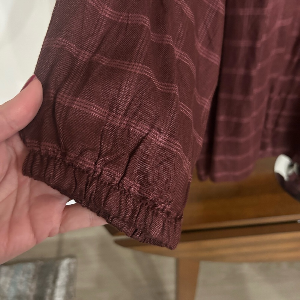 Wrangler Maroon Checkered Button-Up Shirt - Picture 4 of 5